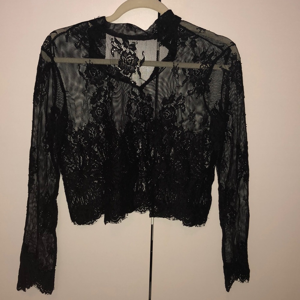 Long sleeve black crop top